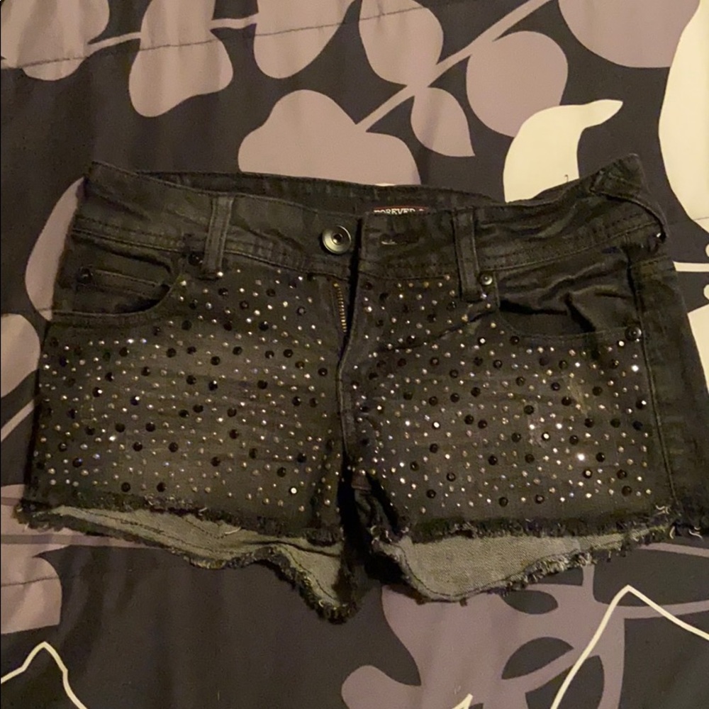 🔹2/10 Forever 21 Rhinestone Dark Wash Shorts 24